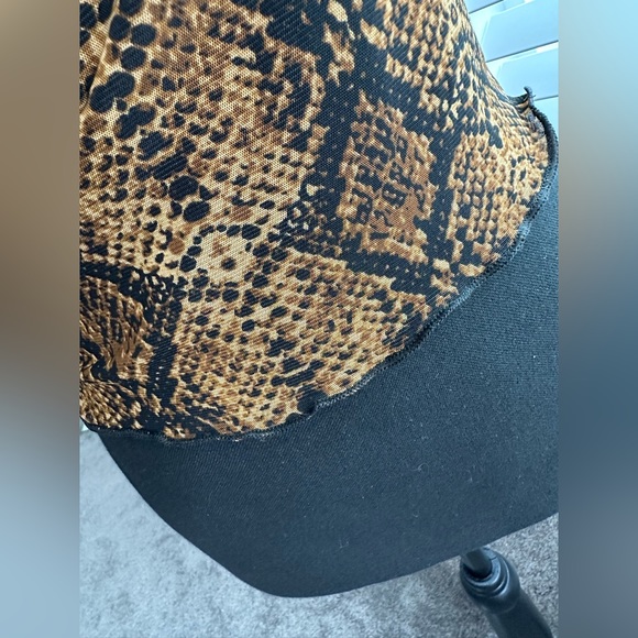 BRAND NEW Forever 21  knit mesh tee snakeskin print short sleeves size M - Picture 7 of 8